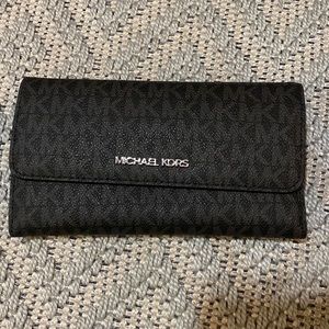 micheal kors wallet